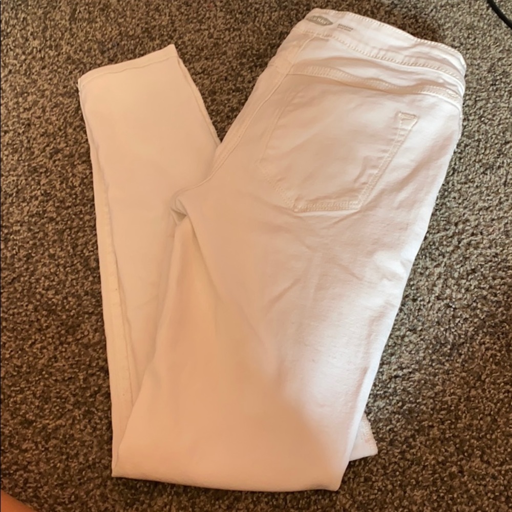 white skinny pants